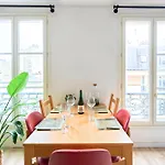 Bright Apartment In The Heart Of Paris - Welkeys