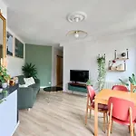 Bright Apartment In The Heart Of Paris - Welkeys